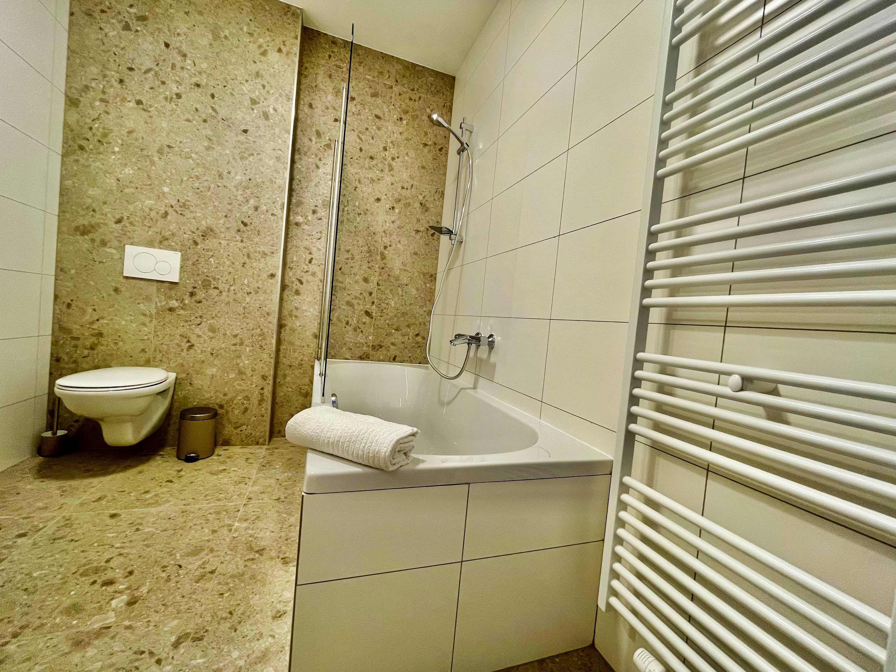 Photo - Luxury Dlx 1BR Near Fashion District by Oneluxstay