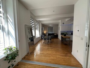 Apartment | 2 bedrooms - Stylish XL 2br/2ba At HWH by Oneluxstay (Los Angeles)