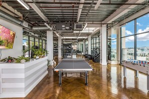 Apartment | 2 bedrooms - Stylish XL 2br/2ba At HWH by Oneluxstay (Los Angeles)