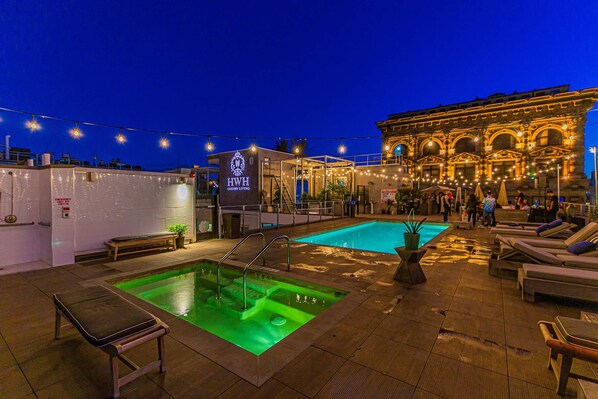 Apartment | 2 bedrooms - Stylish XL 2br/2ba At HWH by Oneluxstay (Los Angeles)