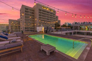 Apartment | 2 bedrooms - Stylish XL 2br/2ba At HWH by Oneluxstay (Los Angeles)