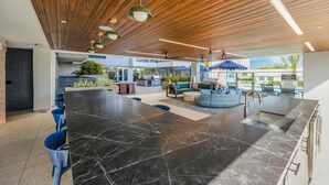 House | Exterior - Luxury 3BR Hollywood Sign View by Oneluxstay (Los Angeles)
