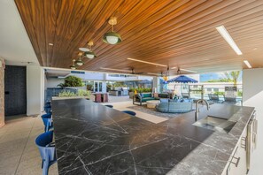 Apartment - Luxury 3BR Hollywood Sign View by Oneluxstay (Los Angeles)