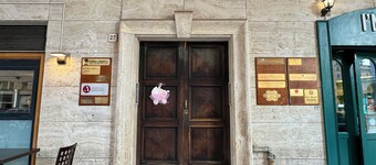 Large apartment for your group in the center of Livorno near the port