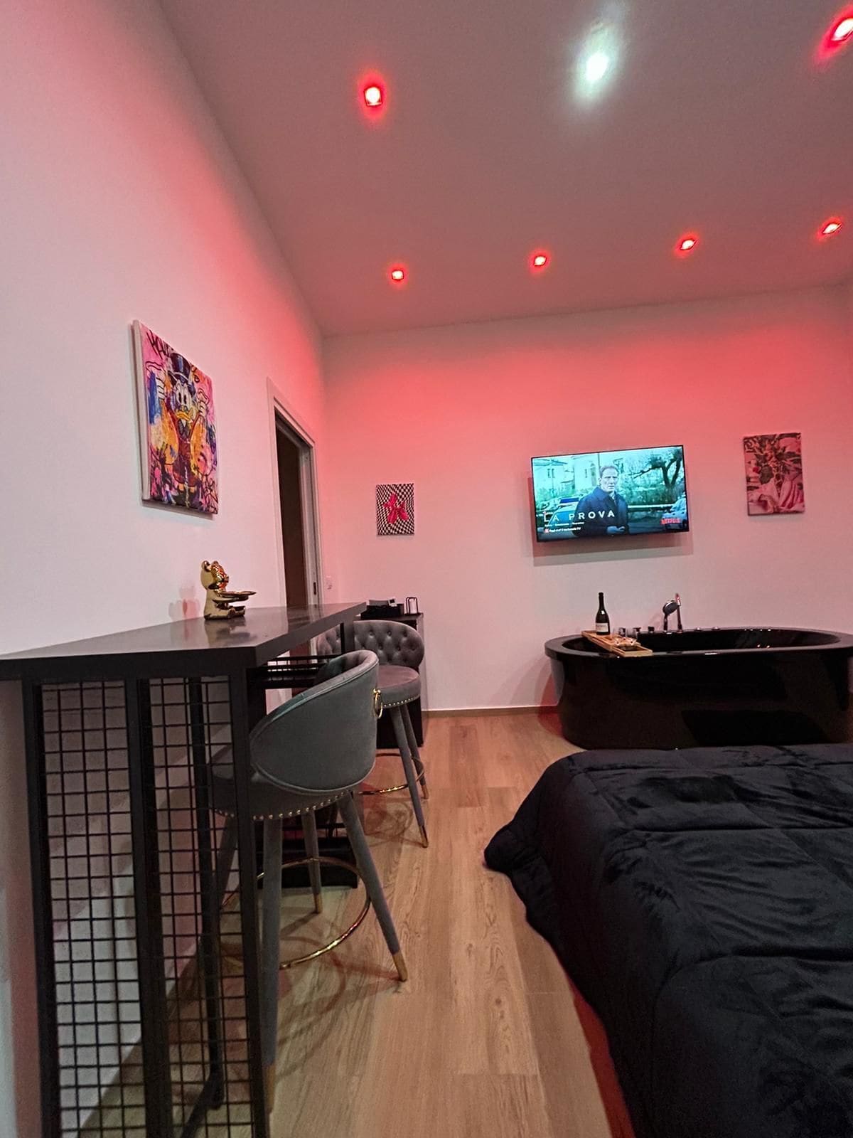 Luxury Room, Balcony, City View | Frette Italian sheets, premium bedding, laptop workspace, rollaway beds