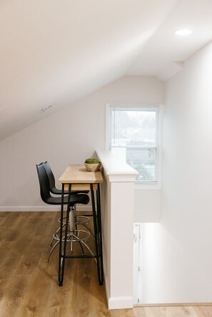 Interior - Seabiscuit Loft - Studio Stay in Downtown Lexington (Lexington)