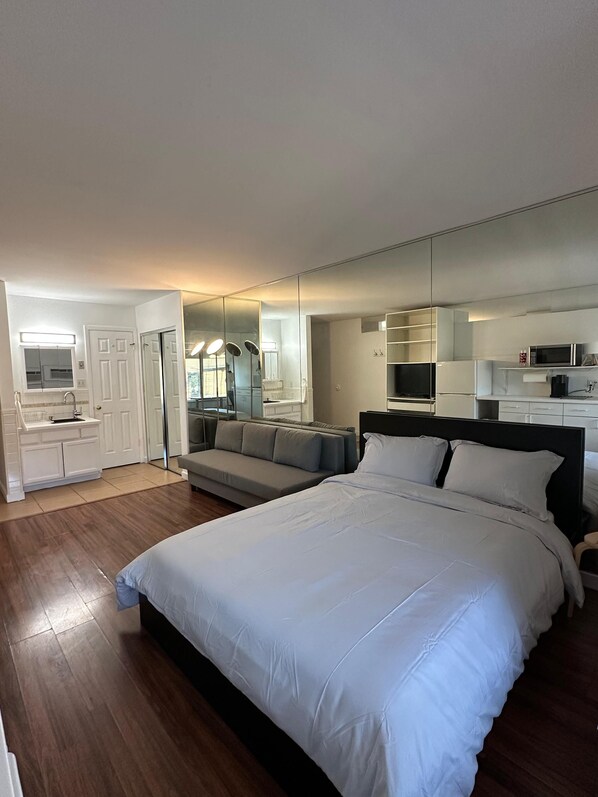 1 bedroom, free WiFi, bed sheets