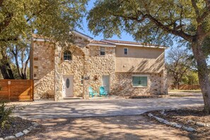 Exterior - Cosmic Cowboy: Hot Tub, Fire Pit, Putt-Putt, Games | Sleeps14 (Lago Vista)