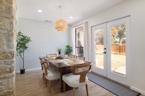 Dining - Cosmic Cowboy: Hot Tub, Fire Pit, Putt-Putt, Games | Sleeps14 (Lago Vista)