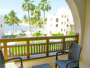 2 bedrooms - Stylish 2-bedroom Marina Escape (Salalah)