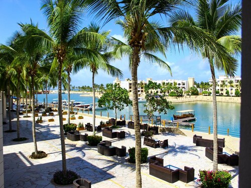 Luxurious Marina View Stay