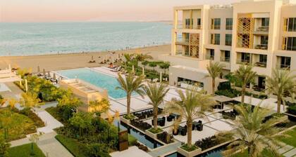 2-bedroom Waterfront Retreat