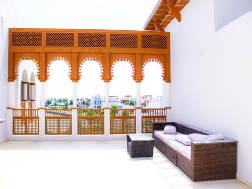 Spacious Apartment Retreat