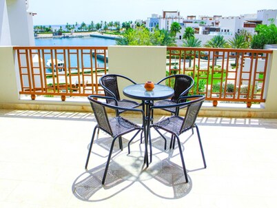 Spacious Apartment Retreat