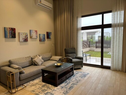 One-bedroom Escape With Scenic View