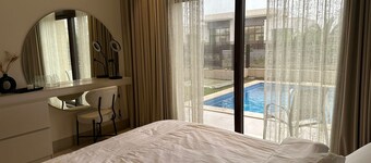 One-bedroom Escape With Scenic View