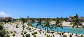 Stylish Lagoon View Escape With Balcony