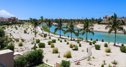 Stylish Lagoon View Escape With Balcony