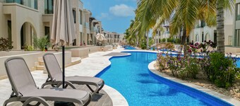Serene 1-bedroom With Pool View