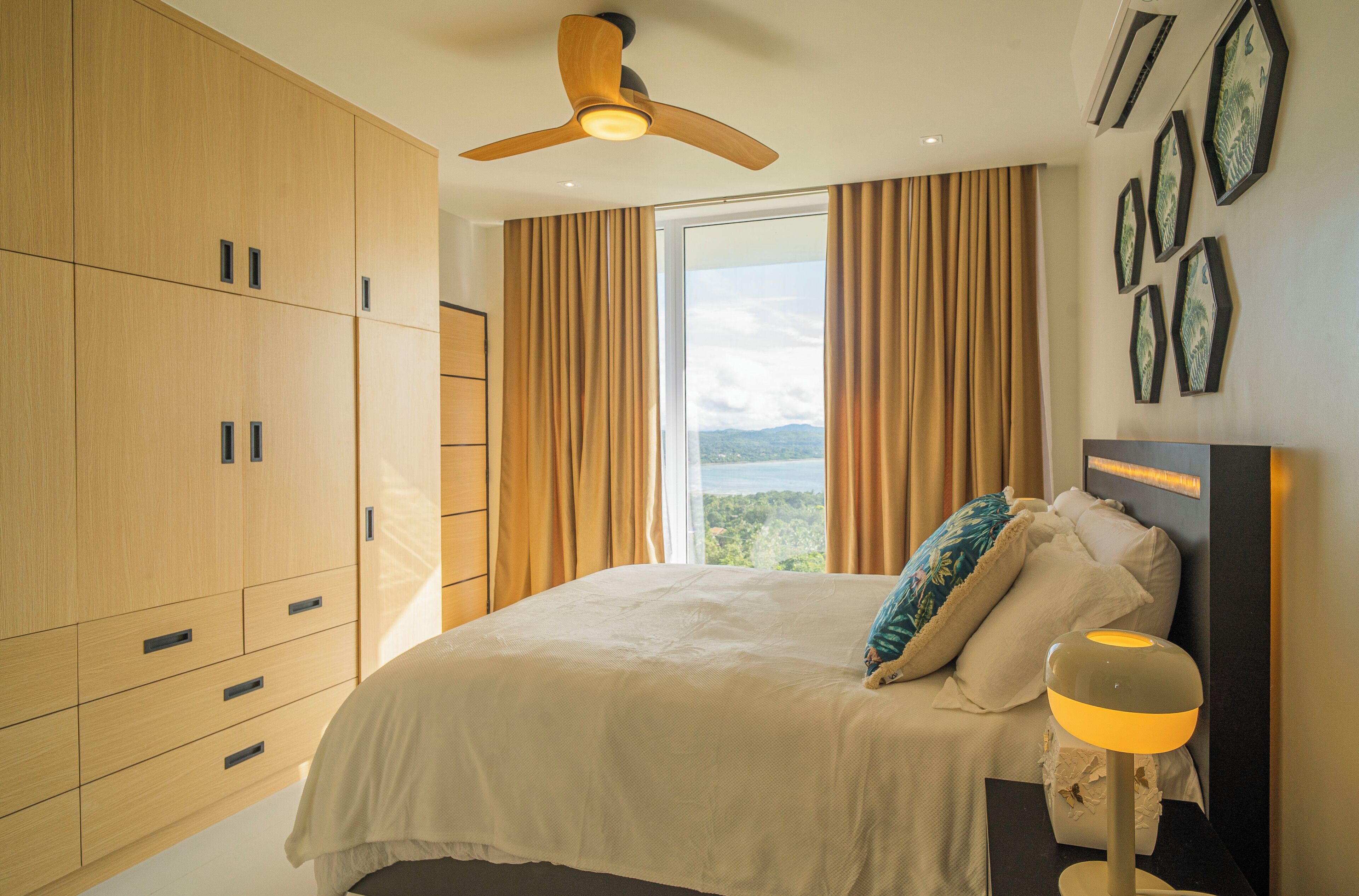 3 Schlafzimmer, Zimmersafe, Bügeleisen/Bügelbrett, Reisekinderbett