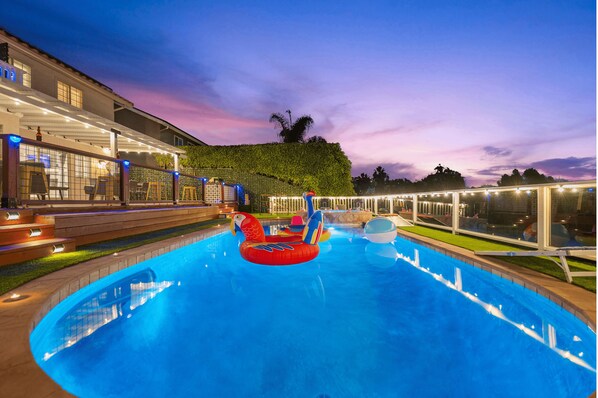 Unclassified image, 1 of 85, button