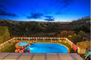 Unclassified image, 3 of 85, button