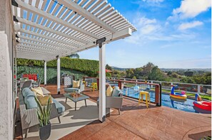 Luokittelematon kuva, 2 kautta 85, painike