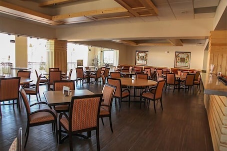 Restaurant. HOTEL LA MINA PARRAL