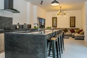 Private kitchen - Ozzy Villa Phangan (Koh Phangan)