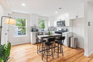 Oven - NYC Urban Escape 15min to Newark Penn Station (Newark)