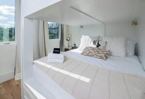 4 chambres, fer et planche à repasser, Wi-Fi gratuit, draps fournis