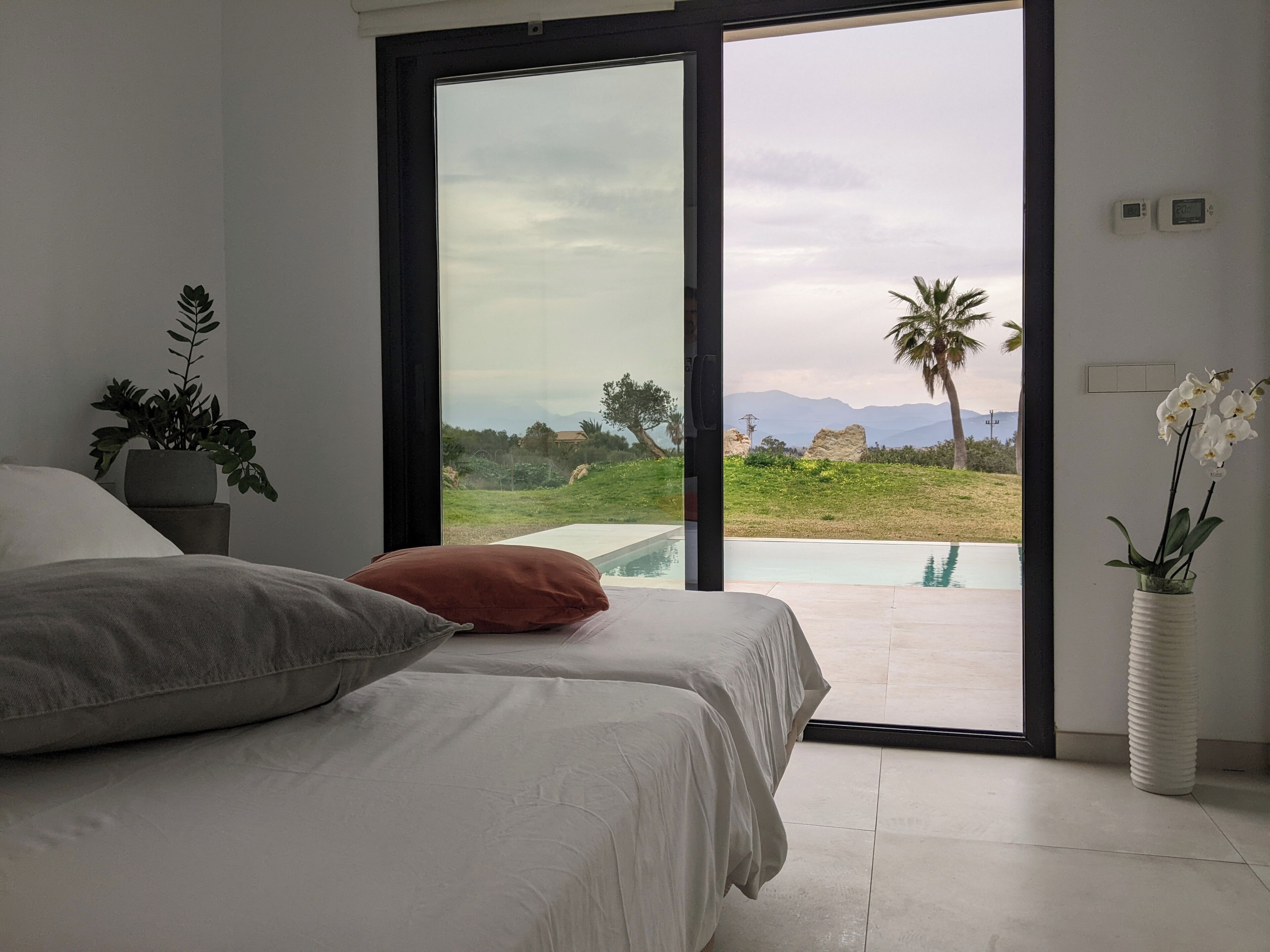 3 chambres, fer et planche à repasser, Wi-Fi, draps fournis