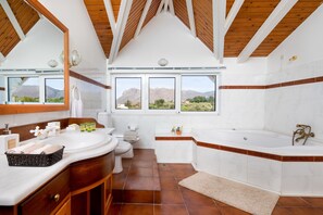 3 bedrooms, desk, soundproofing - Villa Elihrisos-private Heated Pool Near the sea (Chania)