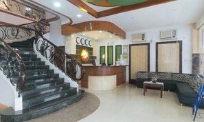 Lobby - RedDoorz @ Nick Hotel Isabela (Alicia)