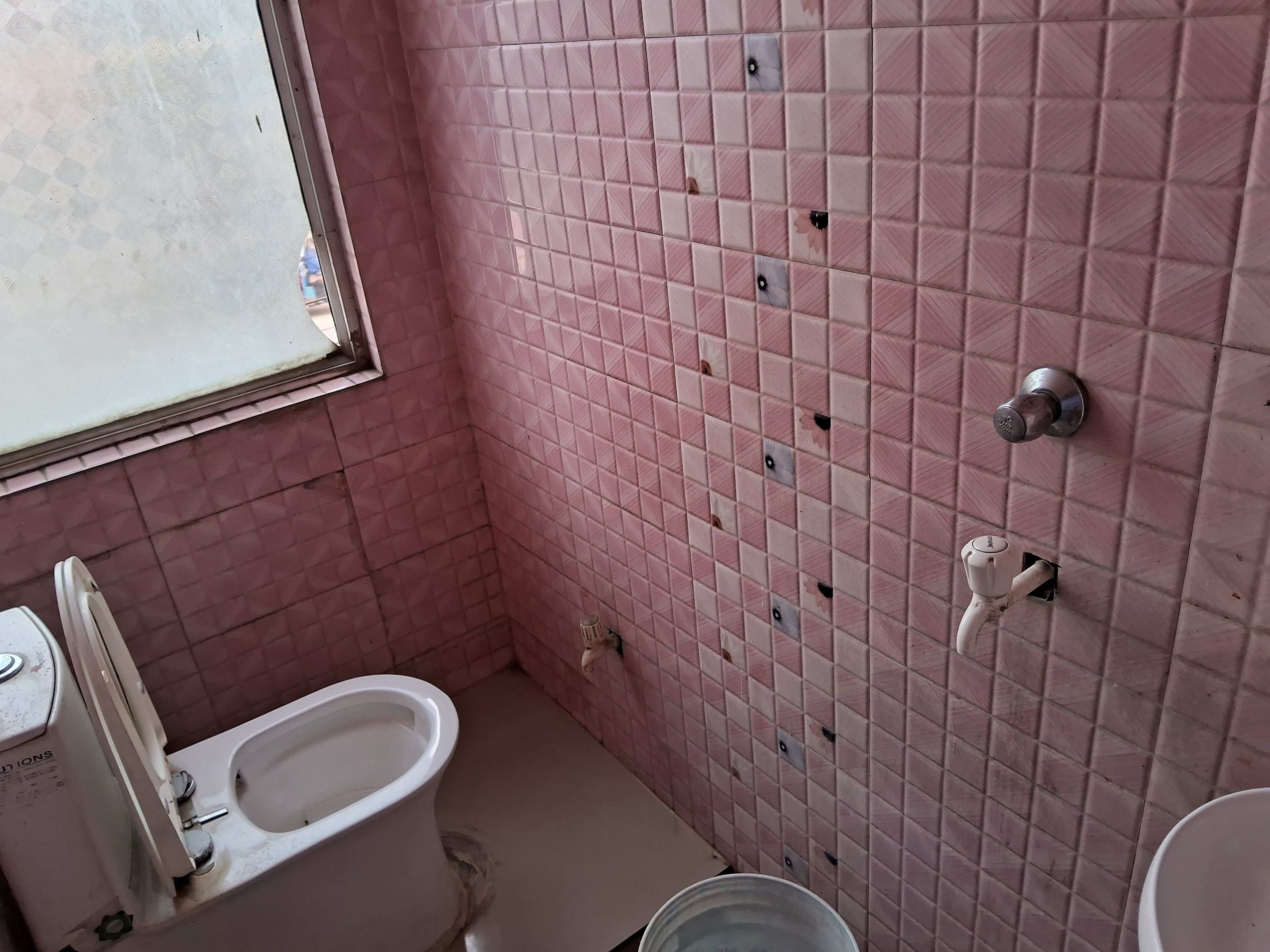 Deluxe Single Room, City View | Bathroom | Shower, slippers, soap, shampoo