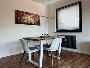Dining - Apartment Teufelsberg Panorama with sauna and mountain view (Langelsheim)