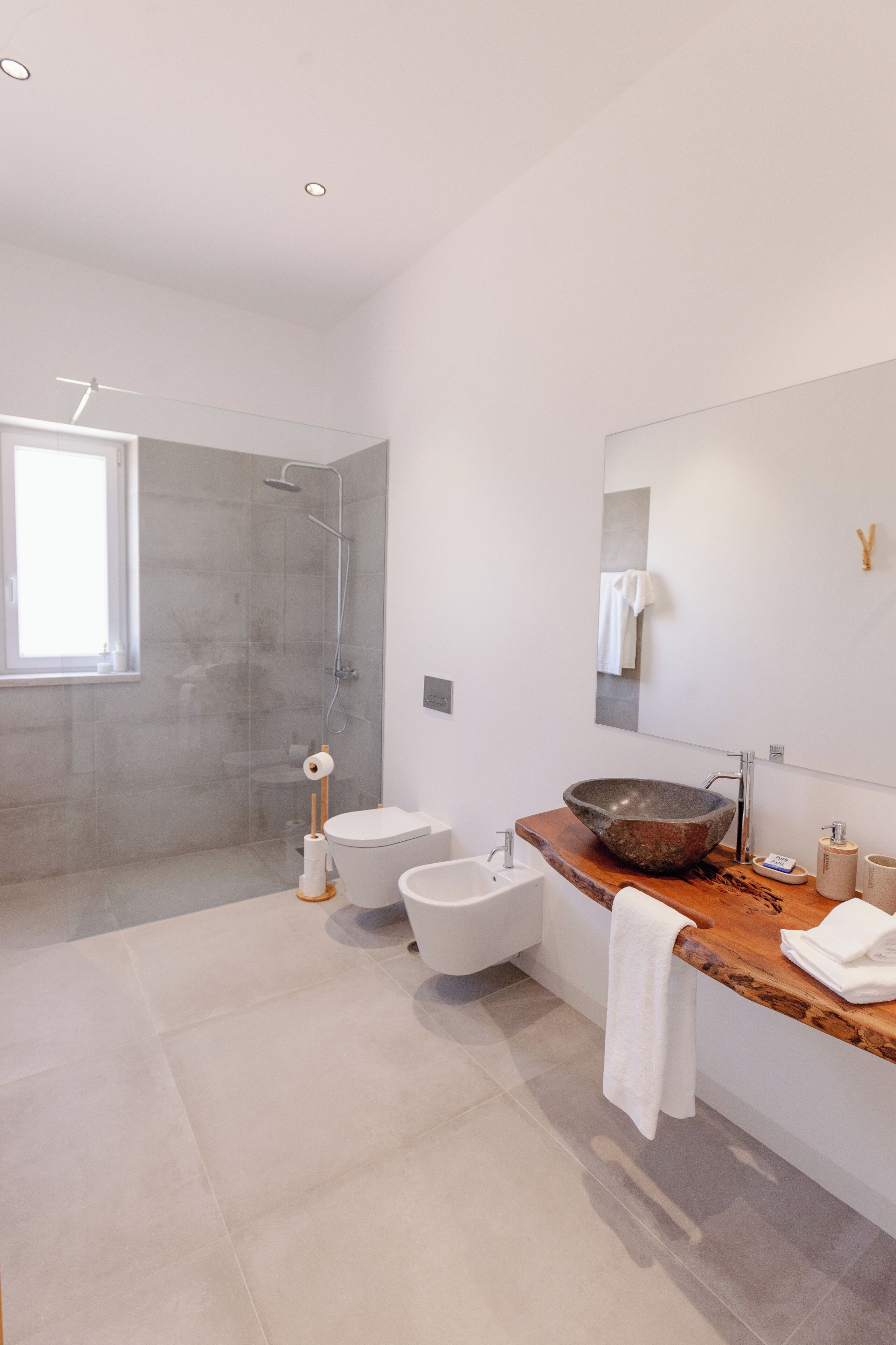 Family Double Room, Vineyard View | Bathroom | Shower, towels, soap, shampoo