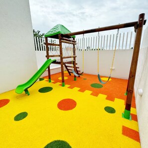 Children’s area - Family-Friendly Haven: Modern Amenities & City Views (Cartagena de Indias)