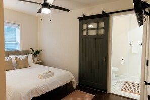 1 soverom, strykejern/-brett, wi-fi og sengetøy