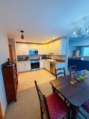 Interior - 3/3 Townhome in Fraser just steps from the Black line! (Granby)