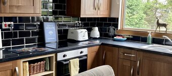 Free Parking WiFi Nr Airport Aberdeen Uni and Hospital