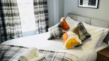 4 bedrooms, iron/ironing board, free WiFi, bed sheets