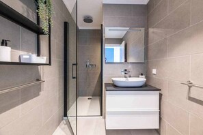 House | 2 bedrooms - Central Town 2-bedroom Luxury Apartment Albufeira (Albufeira)