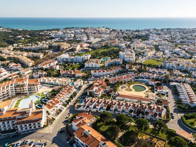 Montechoro Sea View 3 Bedroom Apartment