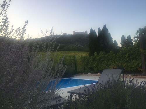 Charming 2-bedroom cottage in Pavlov with WiFi access