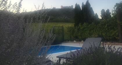 Charming 2-bedroom cottage in Pavlov with WiFi access