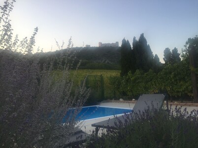 Charming 2-bedroom cottage in Pavlov with WiFi access