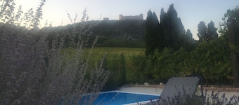 Charming 2-bedroom cottage in Pavlov with WiFi access