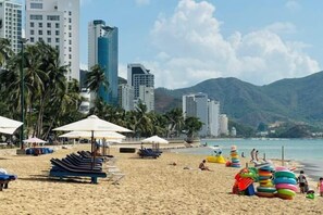 Private beach nearby - Nang Vang Hotel (Nha Trang)