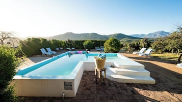 2 piscine all'aperto
